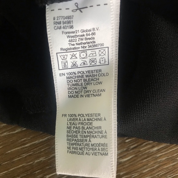 Forever 21 Essentials Dressy Shorts Beautiful - Picture 4 of 4